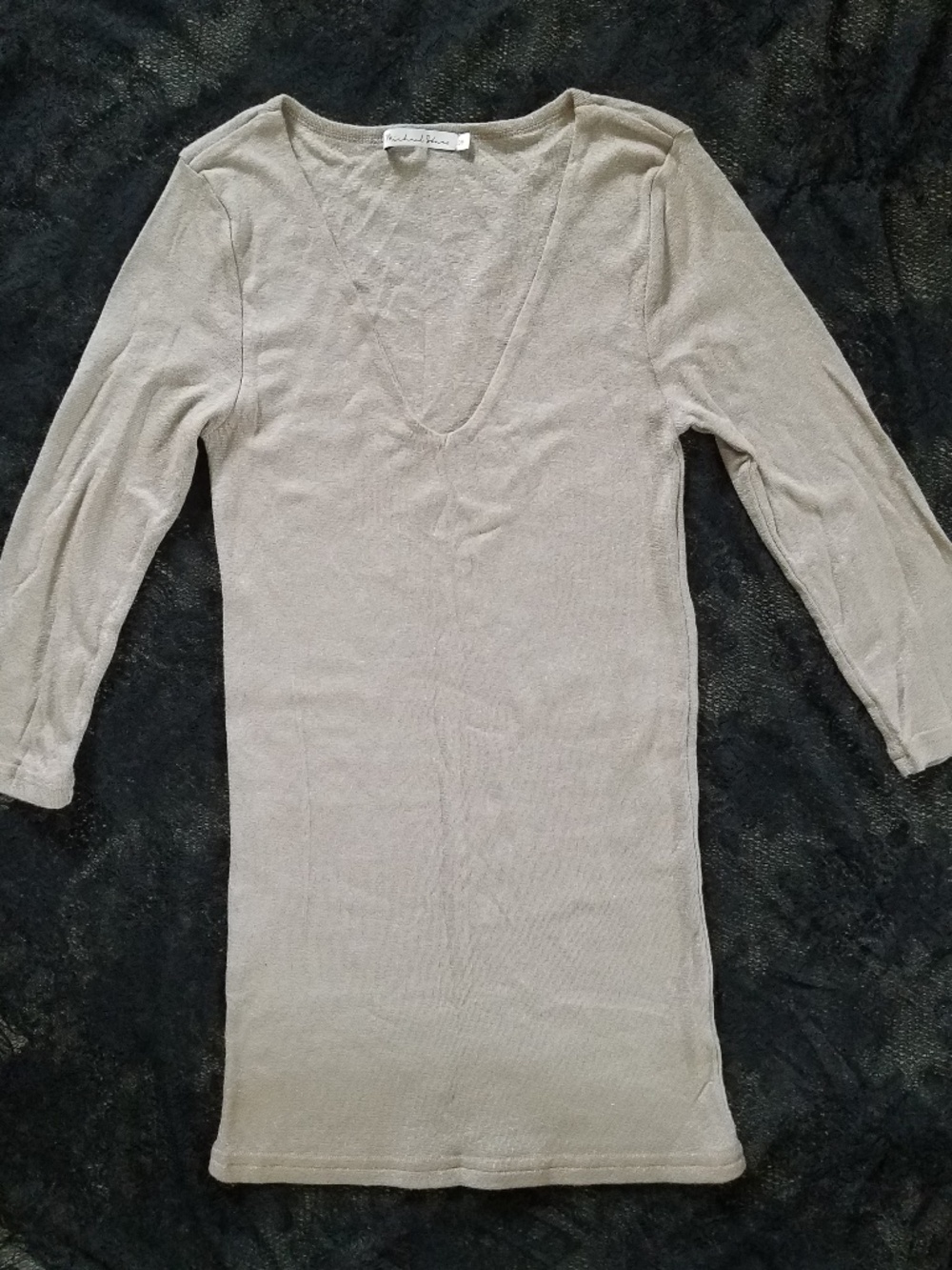 Michael Stars 3/4 sleeve V-neck top